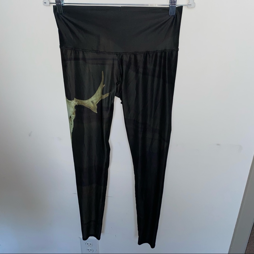 Teeki skull leggings sz M #E2